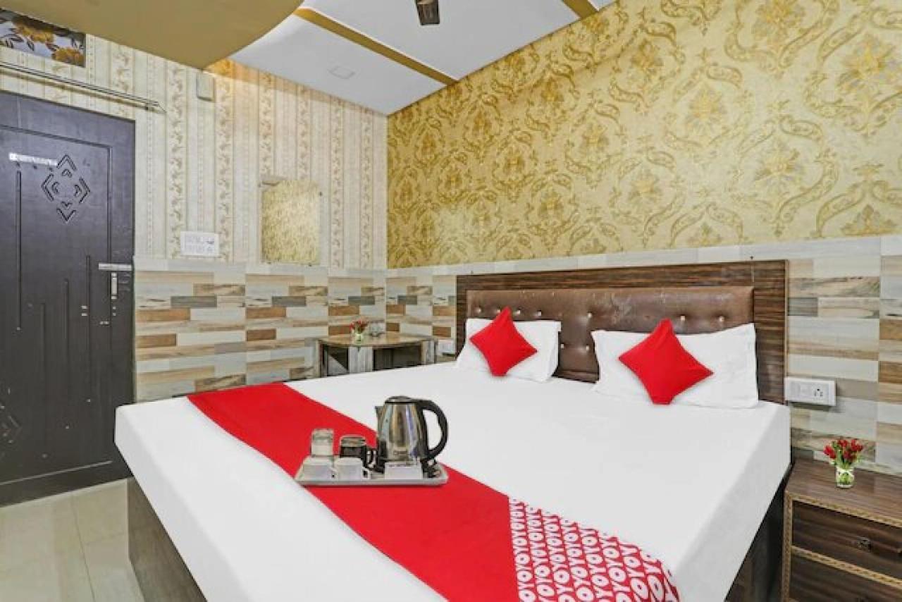 Hotel Sun Shine Inn Лакнау Екстериор снимка