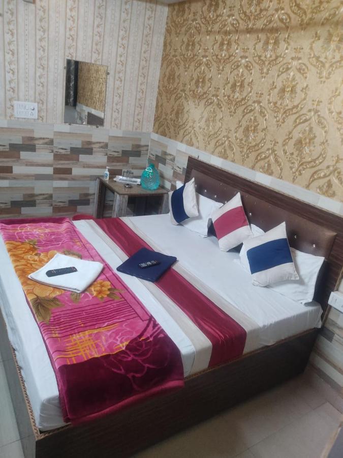 Hotel Sun Shine Inn Лакнау Екстериор снимка