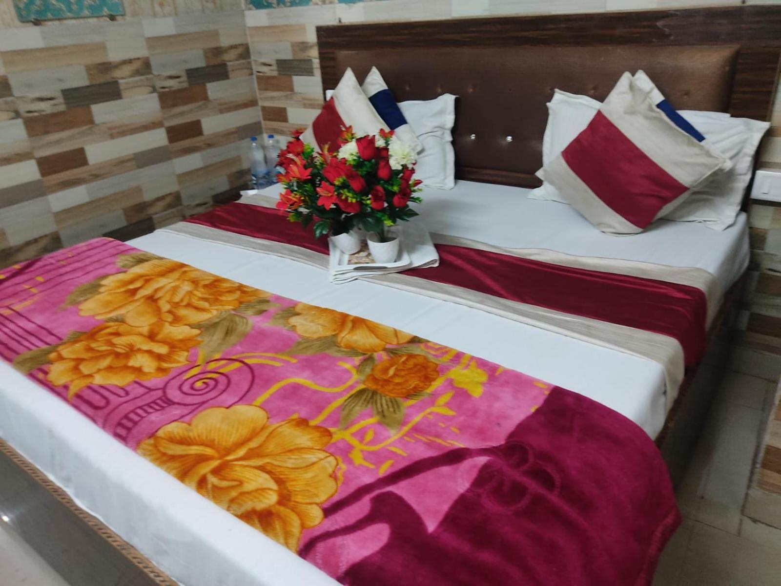 Hotel Sun Shine Inn Лакнау Екстериор снимка