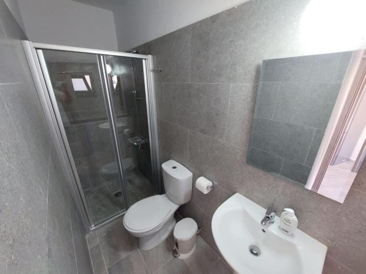 Hotel Sun Shine Inn Лакнау Екстериор снимка